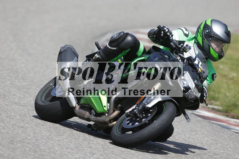 Archiv-2025/09 22.04.2025 Cornu Master School ADR/rot-rouge/15